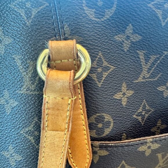 Louis Vuitton Totally MM Tote Bag - Picture 7 of 13